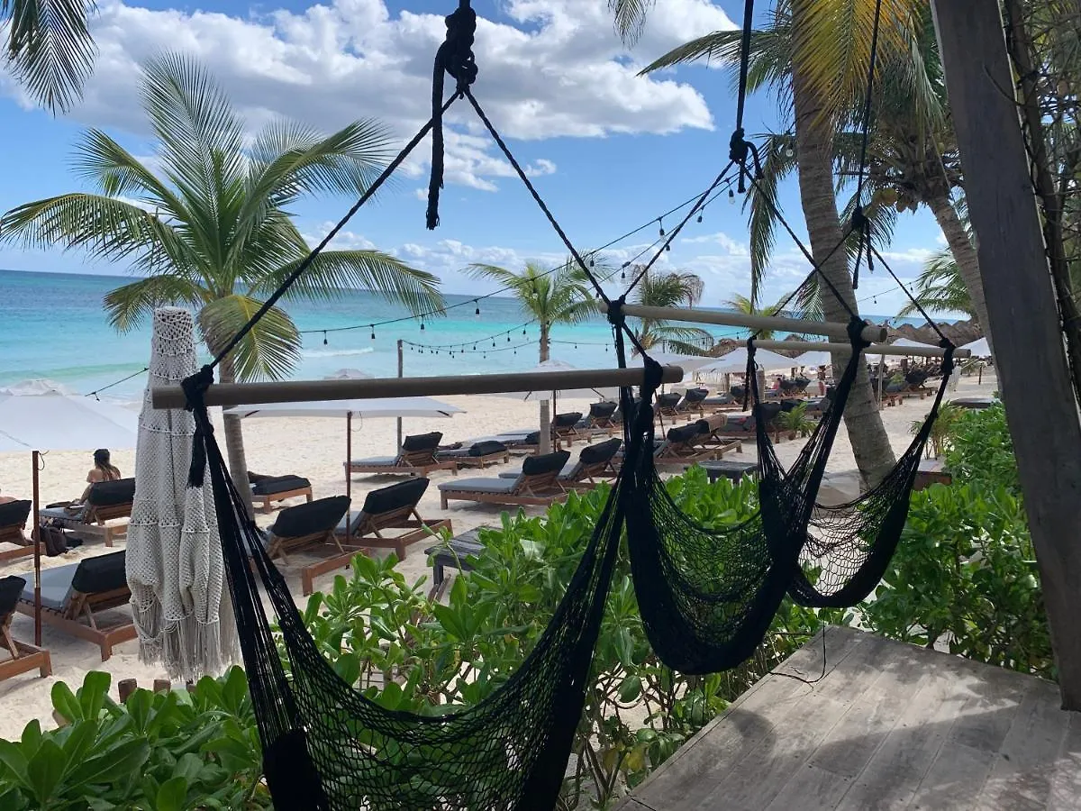 Gramercy Tulum 5*,